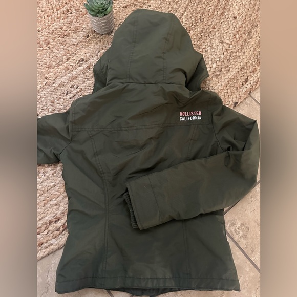 Hollister Dark Green Puffer Jacket - Picture 3 of 6